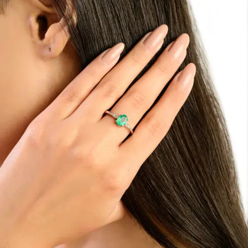 Oval Shape Emerald & Round Cut Diamond Single Stone 925 Sterling Silver Ring Women's Jewelry