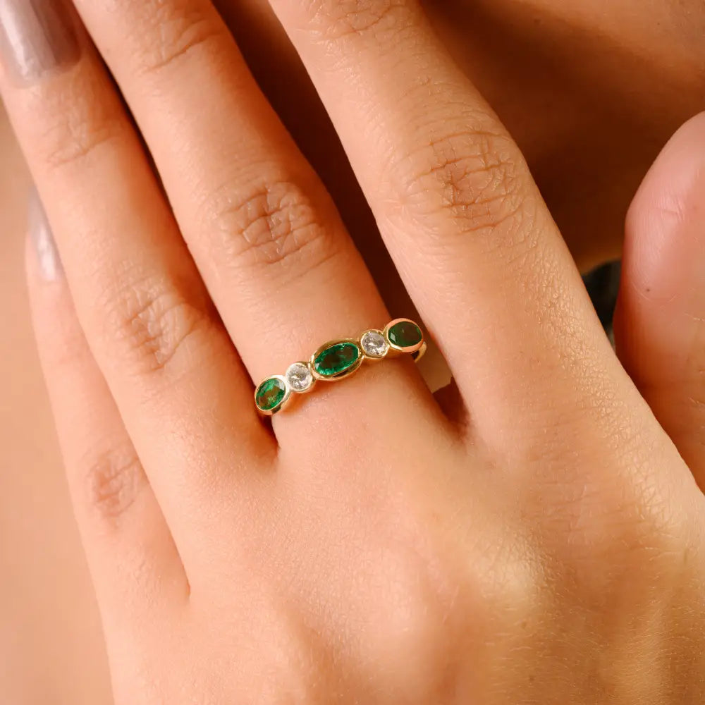 Simple Design 18K Yellow Gold Emerald & Diamond Stacked Half Eternity Band Ring Unisex