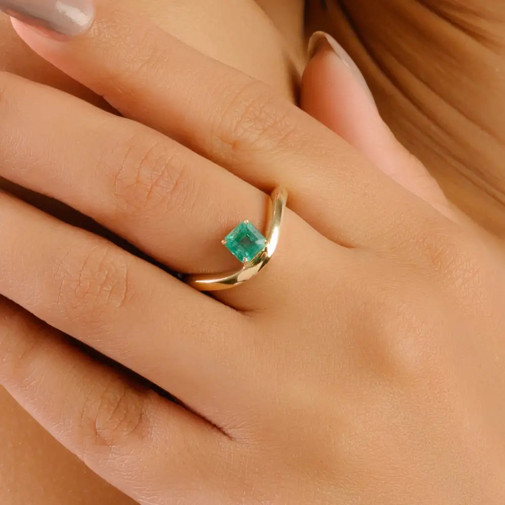 14K Solid Yellow Gold Natural Emerald Curve Wavy Ring Simple Everyday Jewelry Unisex