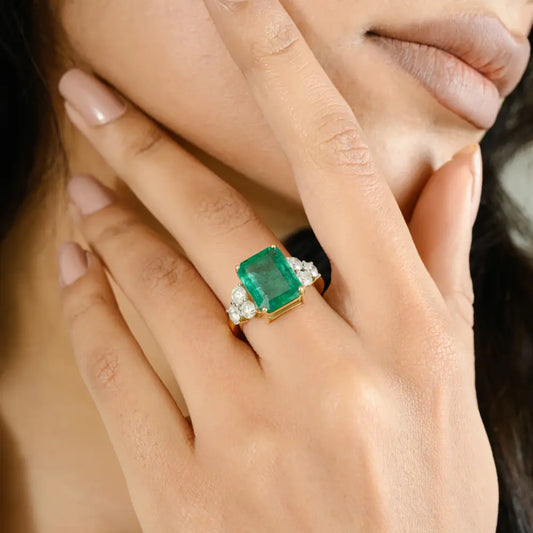 Unique Natural Emerald & Diamond Statement Ring Customized Gold Jewelry Manufacturer