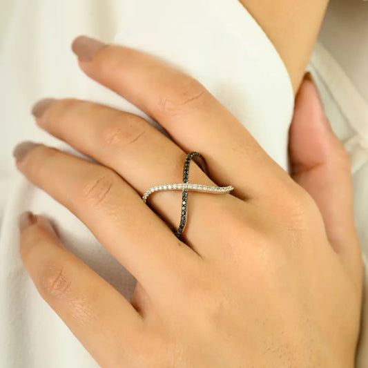 Round Cut Black & White Natural Diamond Criss Cross Ring Pure 18K White Gold Fine Jewelry
