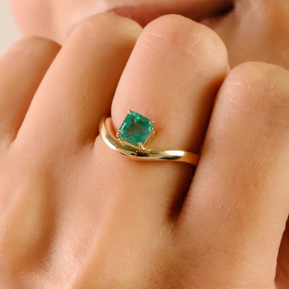 14K Solid Yellow Gold Natural Emerald Curve Wavy Ring Simple Everyday Jewelry Unisex