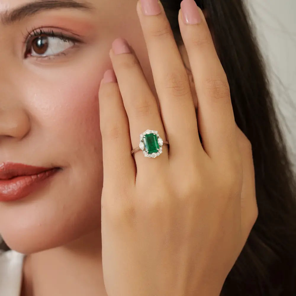 Solid 18K White Gold Emerald & Diamond Statement Ring Wholesale Gemstone Jewelry
