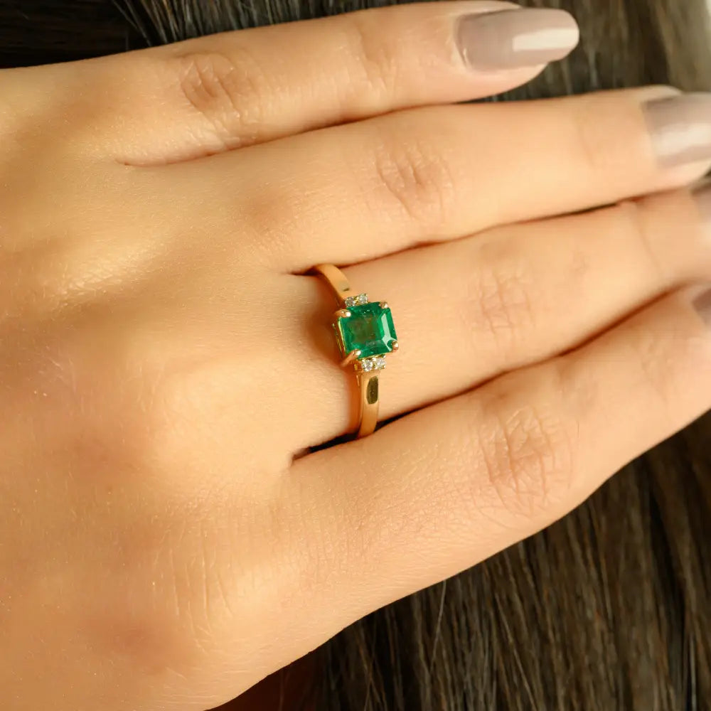 Prong Setting Emerald & Diamond Minimal Gemstone Ring Daily Wear 14K Yellow Gold Jewelry