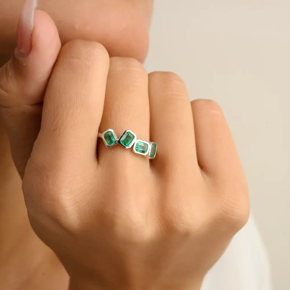 Best Quality Products Natural Emerald K14 Solid White Gold Unique Ring