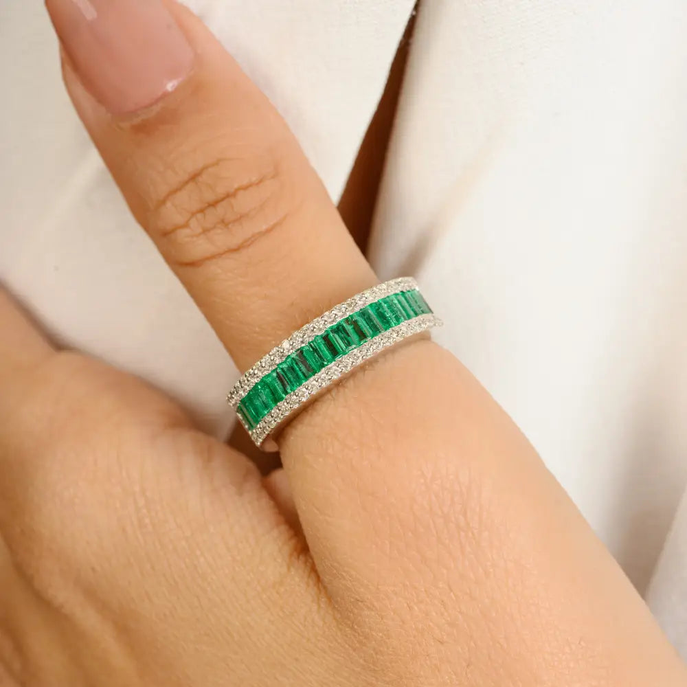 Latest New Design Emerald & Diamond 14K White Gold Wedding Band Ring Statement Jewelry