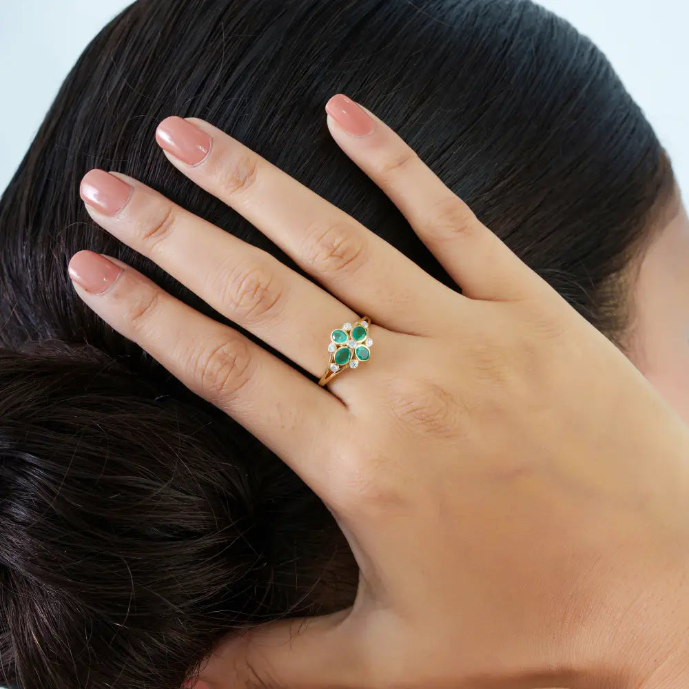 Trending Design Emerald & Diamond K14 Yellow Gold Flower Shape Wedding Ring For Women