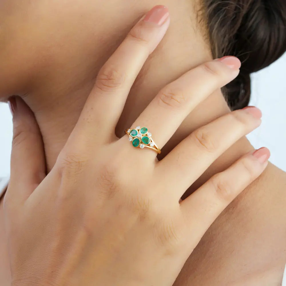 Trending Design Emerald & Diamond K14 Yellow Gold Flower Shape Wedding Ring For Women