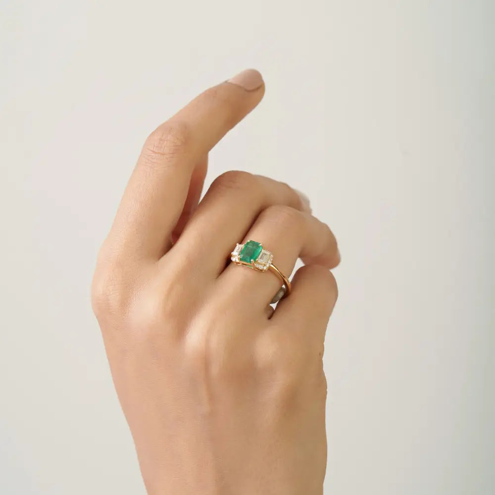 Wholesale Fine Emerald & Diamond K14 Yellow Gold Gemstone Ring Latest Design Jewelry