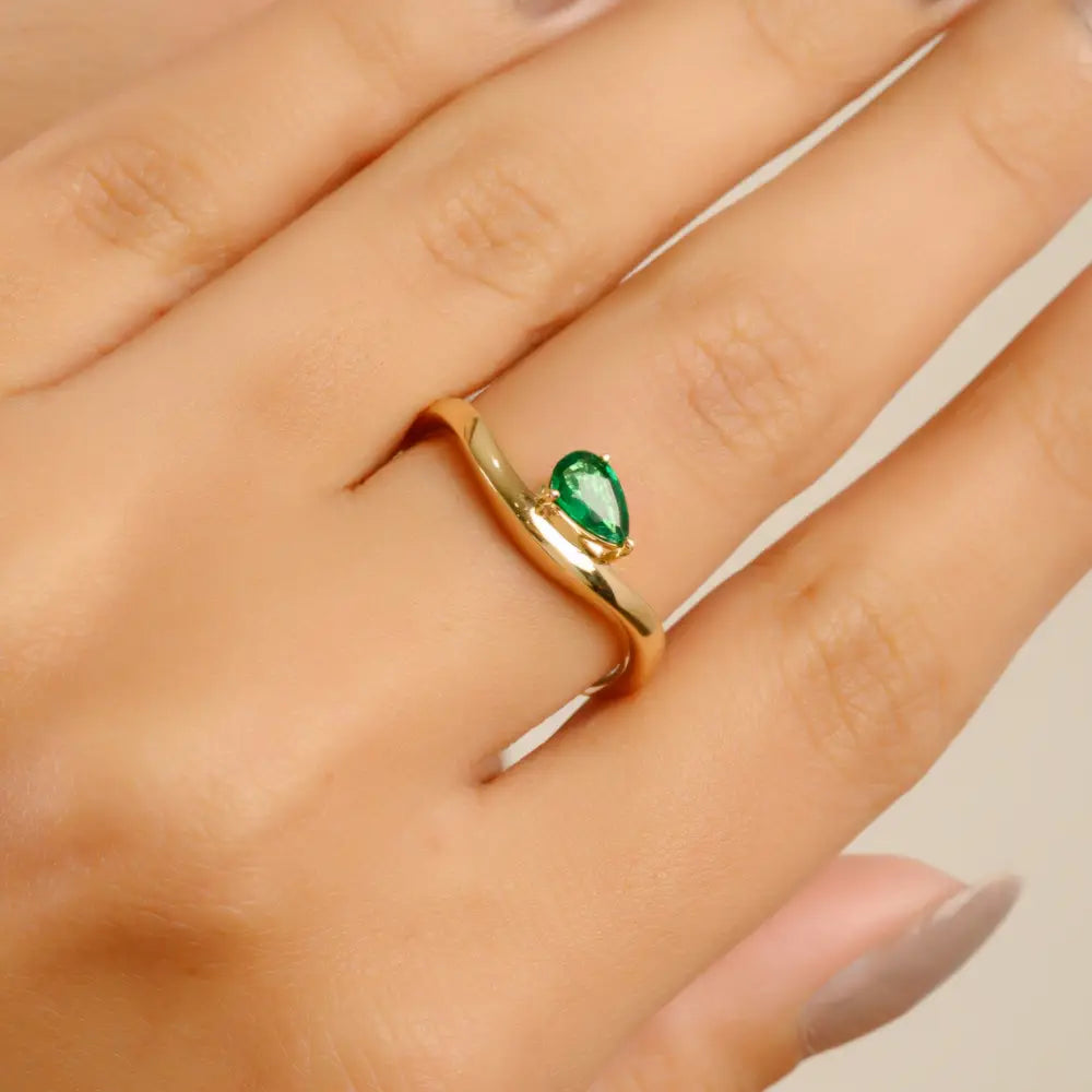 Real K18 Yellow Gold Natural Emerald Curve Wavy Band Ring Wholesale Jewelry Manufacturer