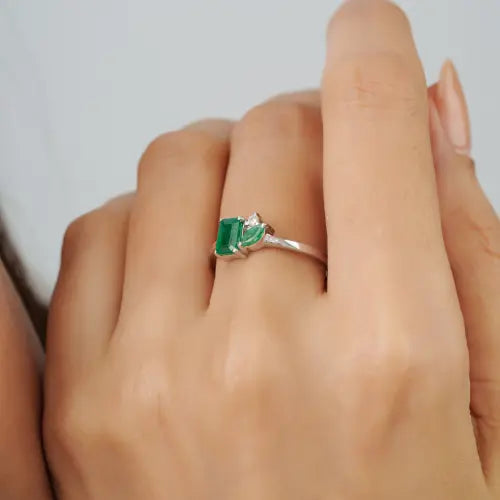 Unique Design 925 Sterling Silver Emerald & Diamond Ring For Women's Party Wear Jewelry