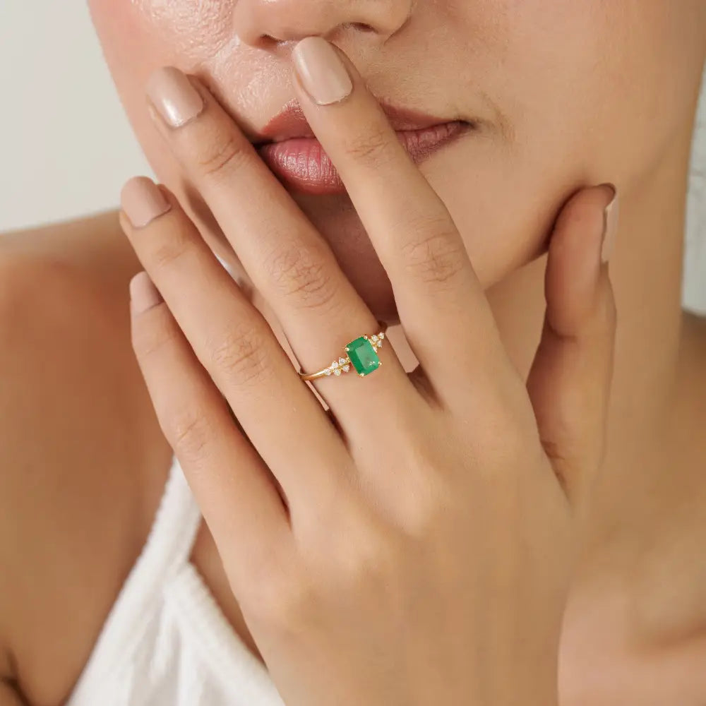 Classic Design 14K Yellow Gold Emerald & Diamond Elegant Engagement Ring New Arrivals Jewelry