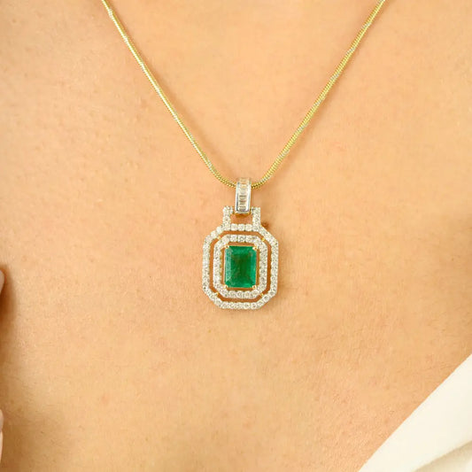 Luxurious K18 Real Yellow Gold Emerald & Diamond Double Halo Pendant Engagement Jewelry