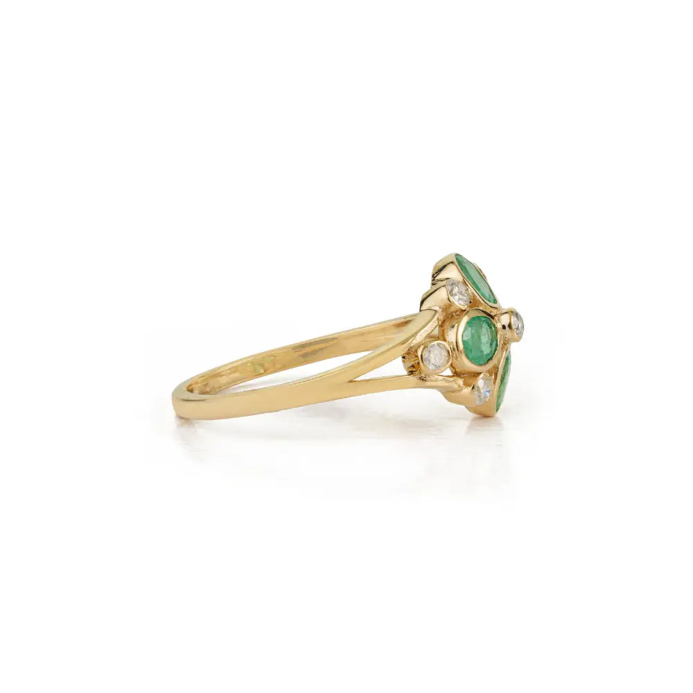 Trending Design Emerald & Diamond K14 Yellow Gold Flower Shape Wedding Ring For Women