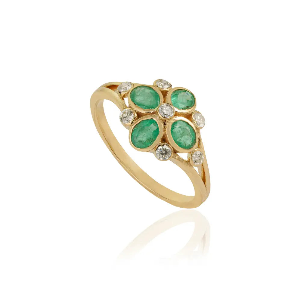 Trending Design Emerald & Diamond K14 Yellow Gold Flower Shape Wedding Ring For Women