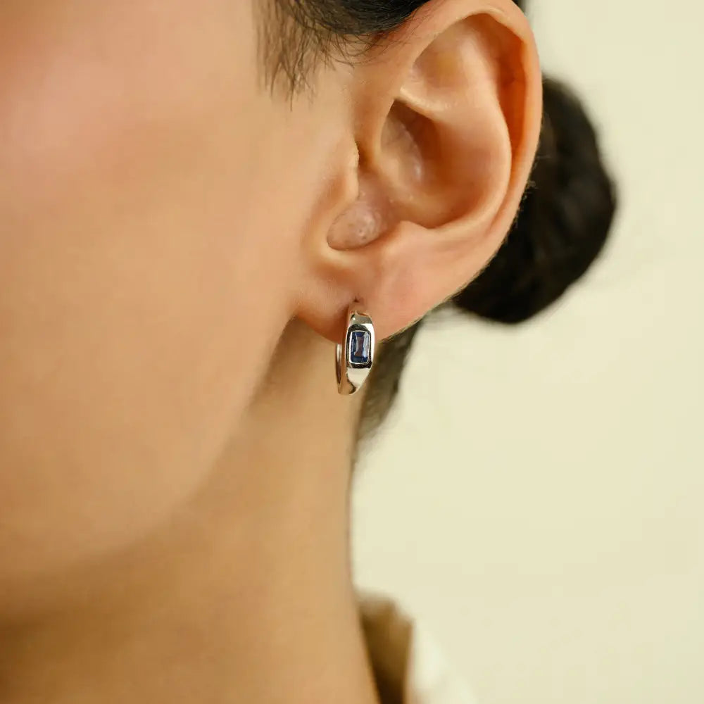 Bezel Setting Blue Sapphire Simple Huggie Hoop Earrings K14 White Gold Precious Jewelry