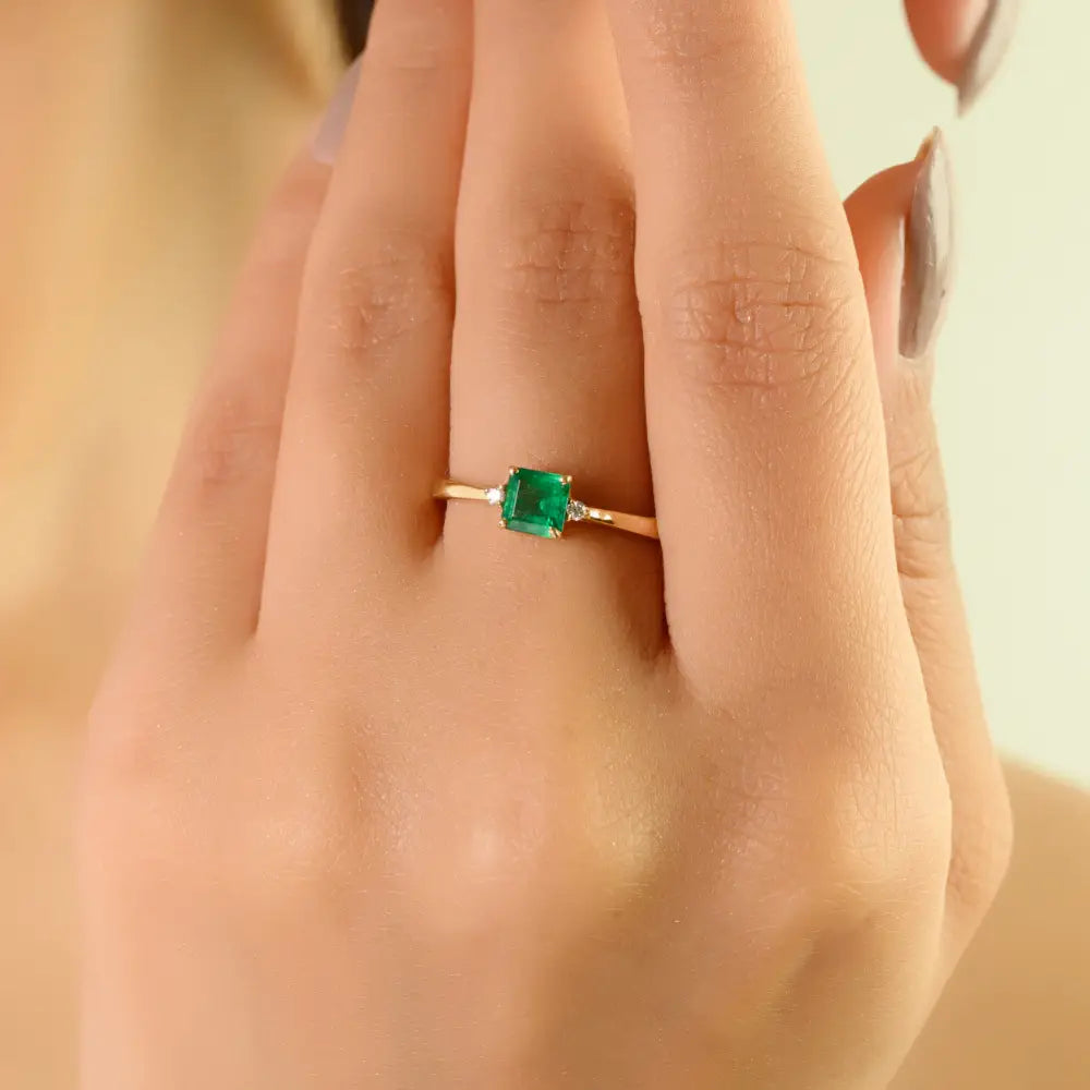 Trending Design Zambian Emerald & Diamond Minimal Gemstone 14K Yellow Gold Ring Unisex