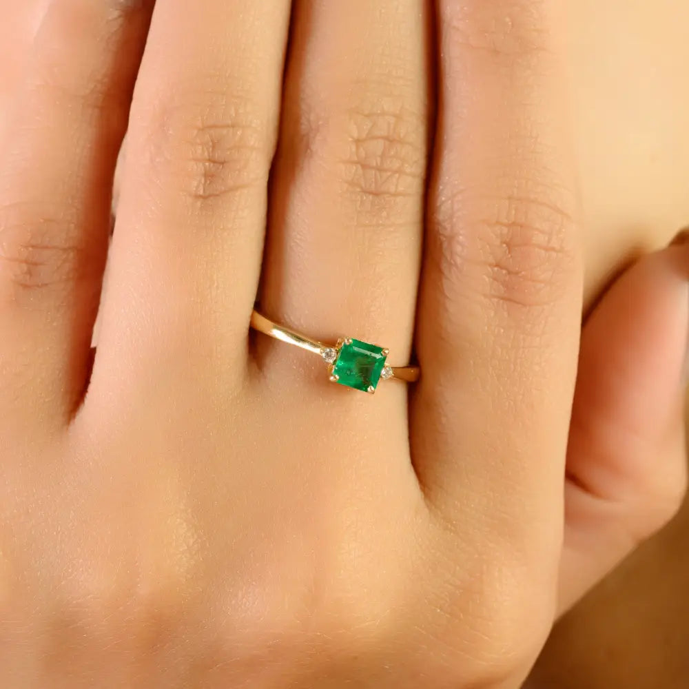 Trending Design Zambian Emerald & Diamond Minimal Gemstone 14K Yellow Gold Ring Unisex
