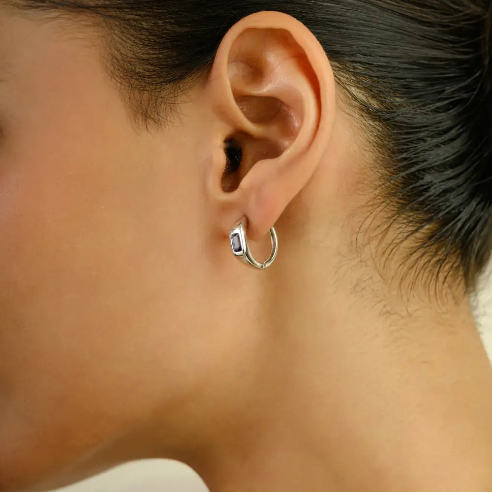 Bezel Setting Blue Sapphire Simple Huggie Hoop Earrings K14 White Gold Precious Jewelry