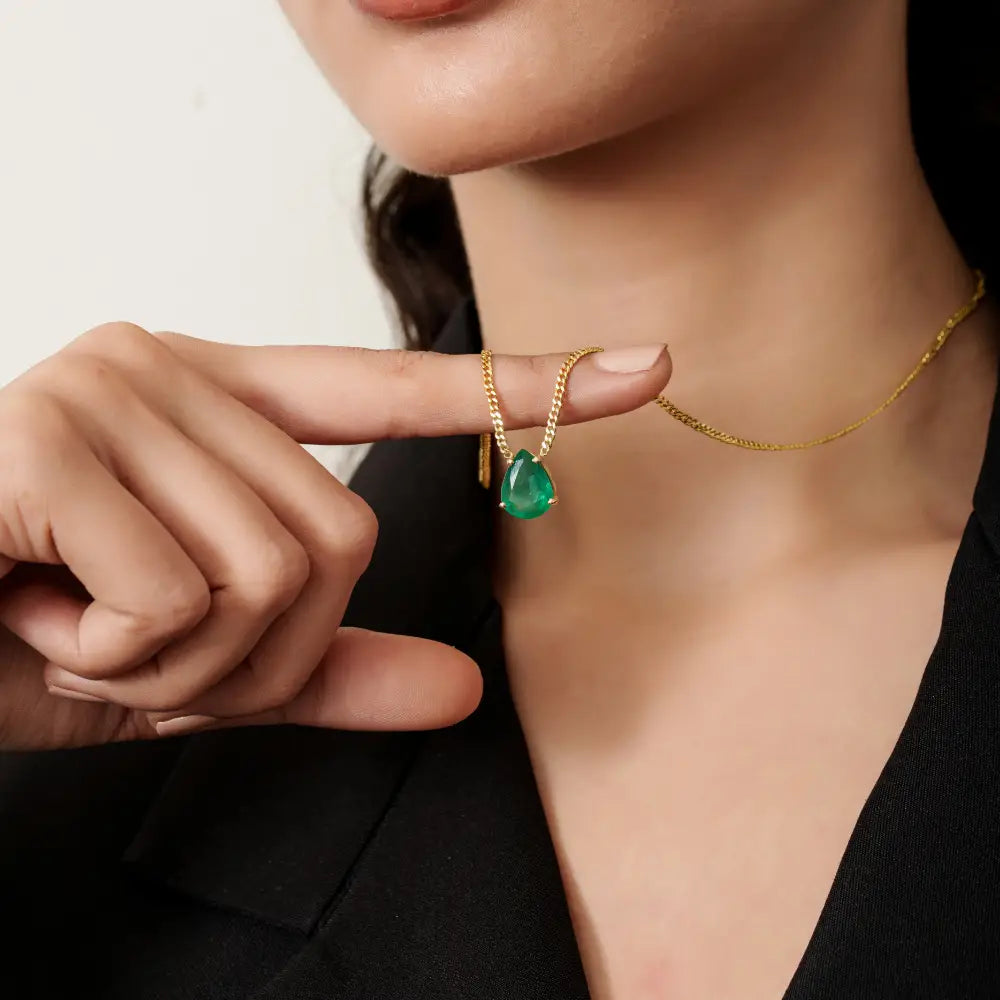 K14 Solid Yellow Gold Pear Shape Emerald Single Stone Curb Link Chain Pendant Necklace