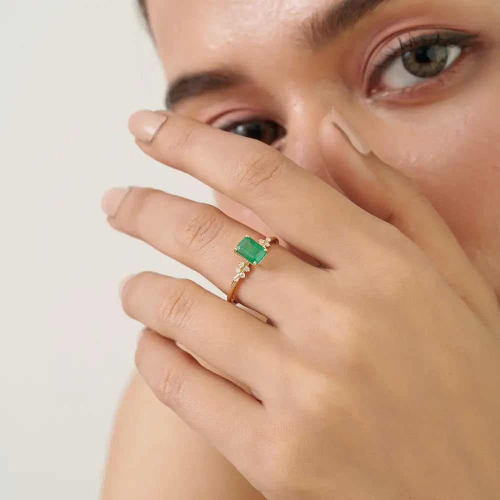 Classic Design 14K Yellow Gold Emerald & Diamond Elegant Engagement Ring New Arrivals Jewelry
