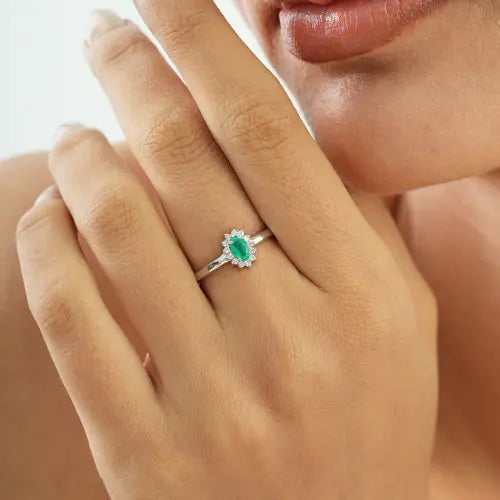 Elegant Design 925 Sterling Silver Natural Green Onyx & Diamond Cluster Ring For Women