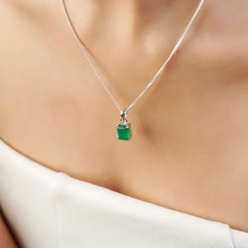 Minimalist 925 Sterling Silver Natural Green Onyx Single Stone Pendant For Women's