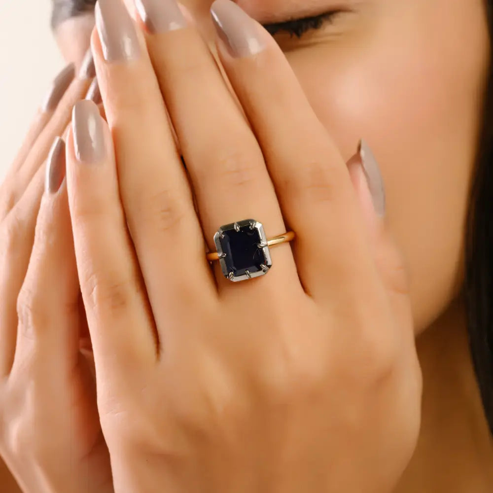 Top Quality Blue Sapphire Single Stone Black Rhodium Plated Gemstone Ring 18K Yellow Gold