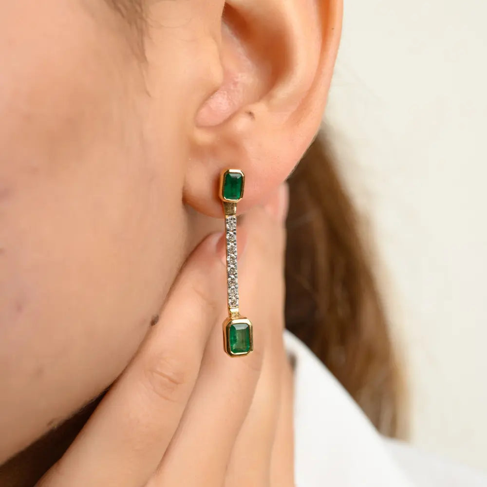 Fashionable Jewelry Natural Emerald & Diamond 18K Yellow Gold Shoulder Duster Earring