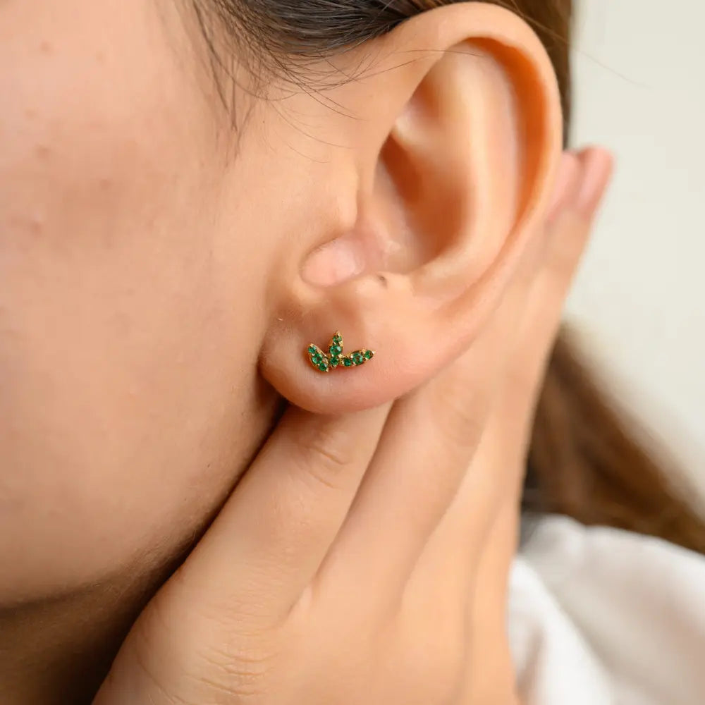 Fashion Jewelry Natural Emerald 18K Solid Yellow Gold Flower Stud Tiny Earring