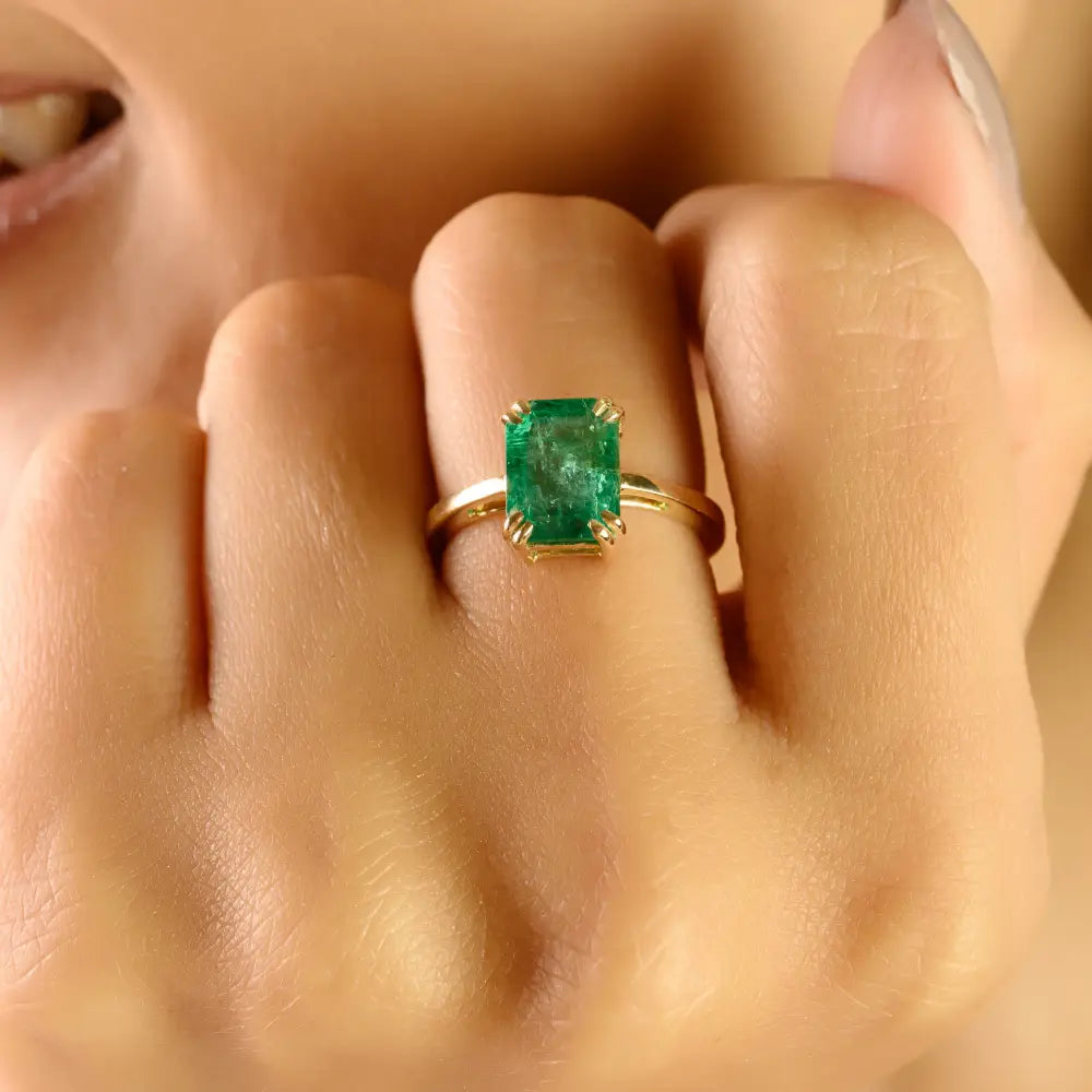Double Prong Set Emerald Single Stone Ring For Unisex 14K Real Yellow Gold May Birthstone