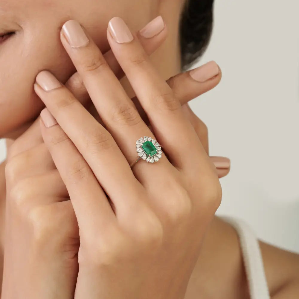 Newly Design 14K Real White Gold Emerald & Diamond Cluster Ring Fine Gemstone Jewelry