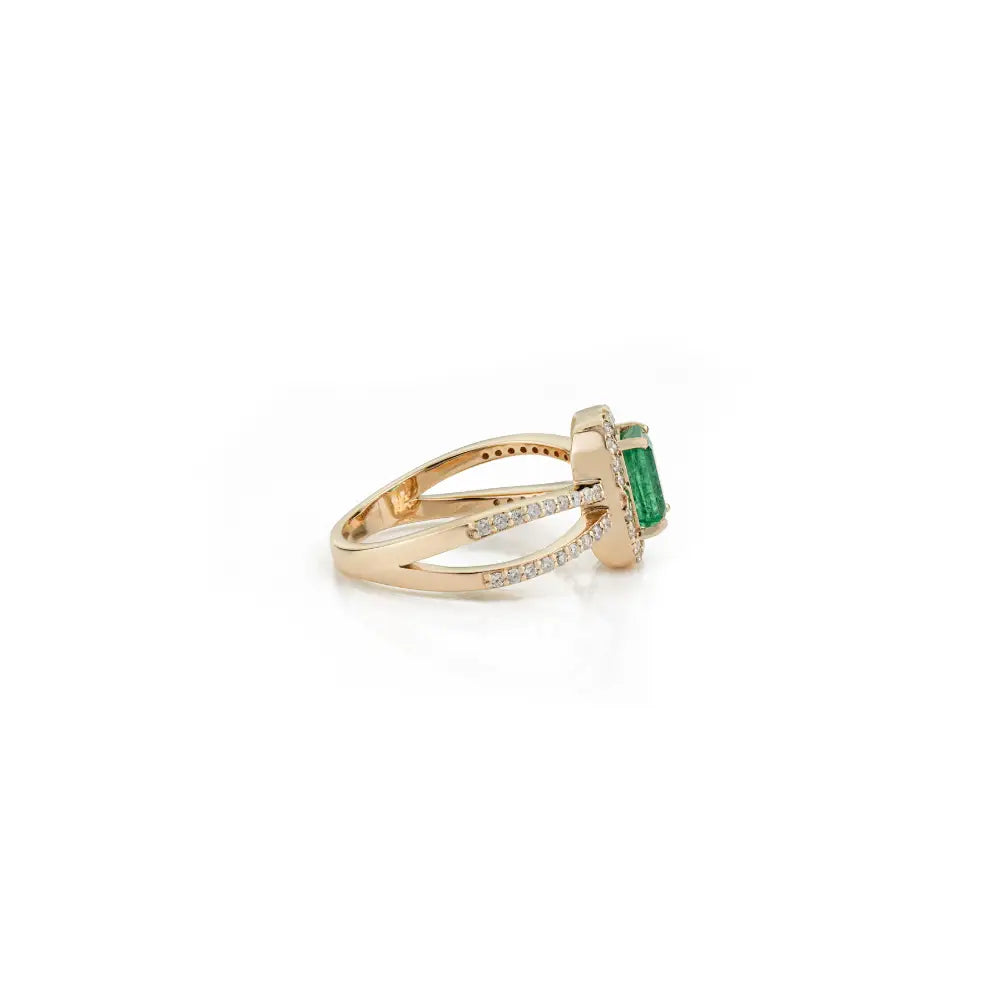 Customized Emerald & Diamond 14K Real Yellow Gold Split Shank Wedding Ring Latest Jewelry