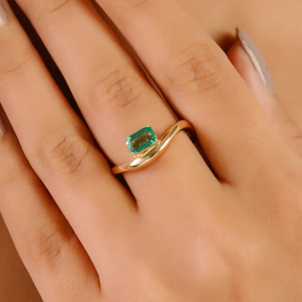 Elegant Classic Zambian Emerald Single Stone Wavy Band Ring Unisex 14K Real Yellow Gold