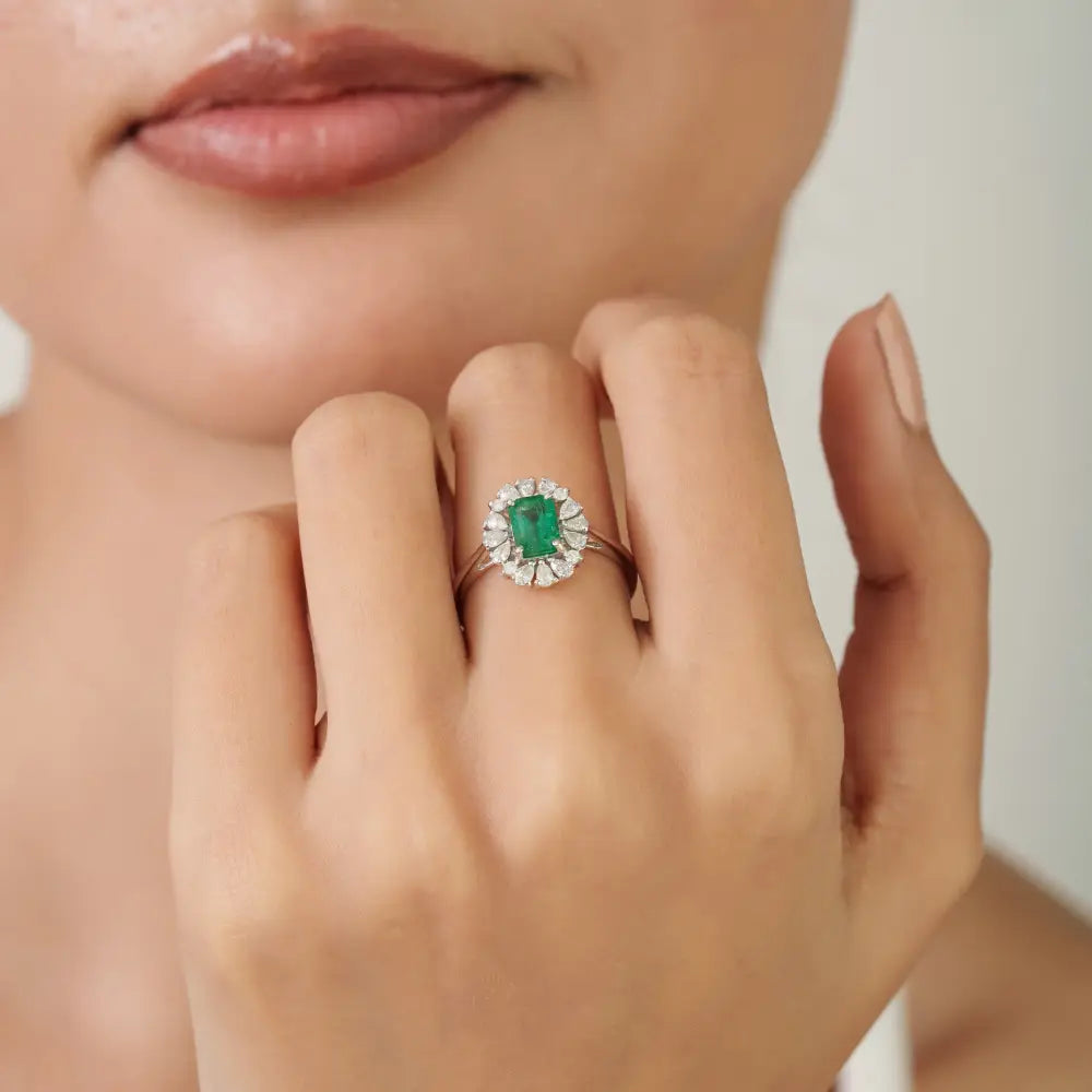 Newly Design 14K Real White Gold Emerald & Diamond Cluster Ring Fine Gemstone Jewelry