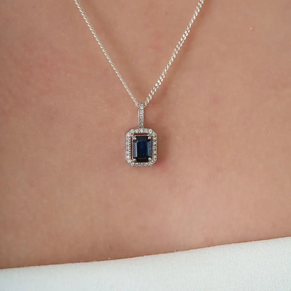 Latest New Design K14 White Gold Blue Sapphire & Diamond Halo Pendant Fine Jewelry