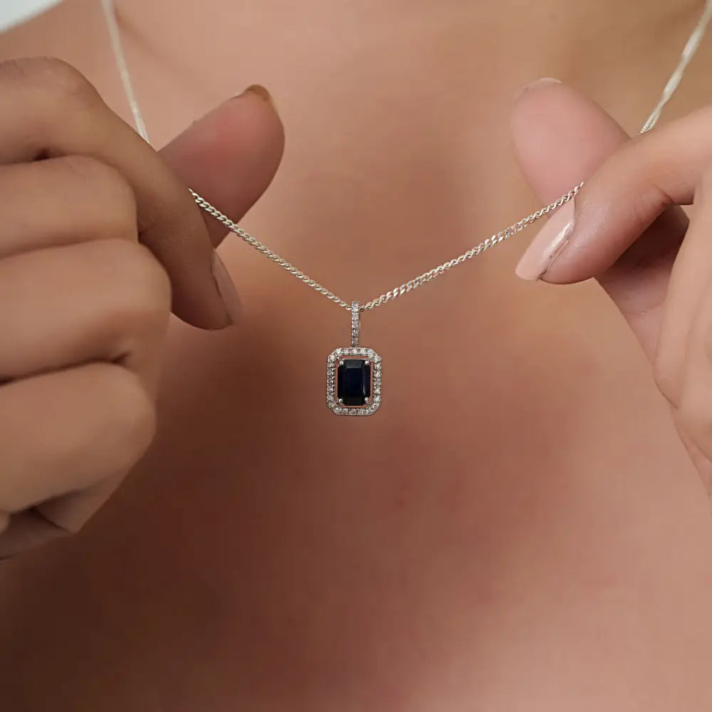 Latest New Design K14 White Gold Blue Sapphire & Diamond Halo Pendant Fine Jewelry