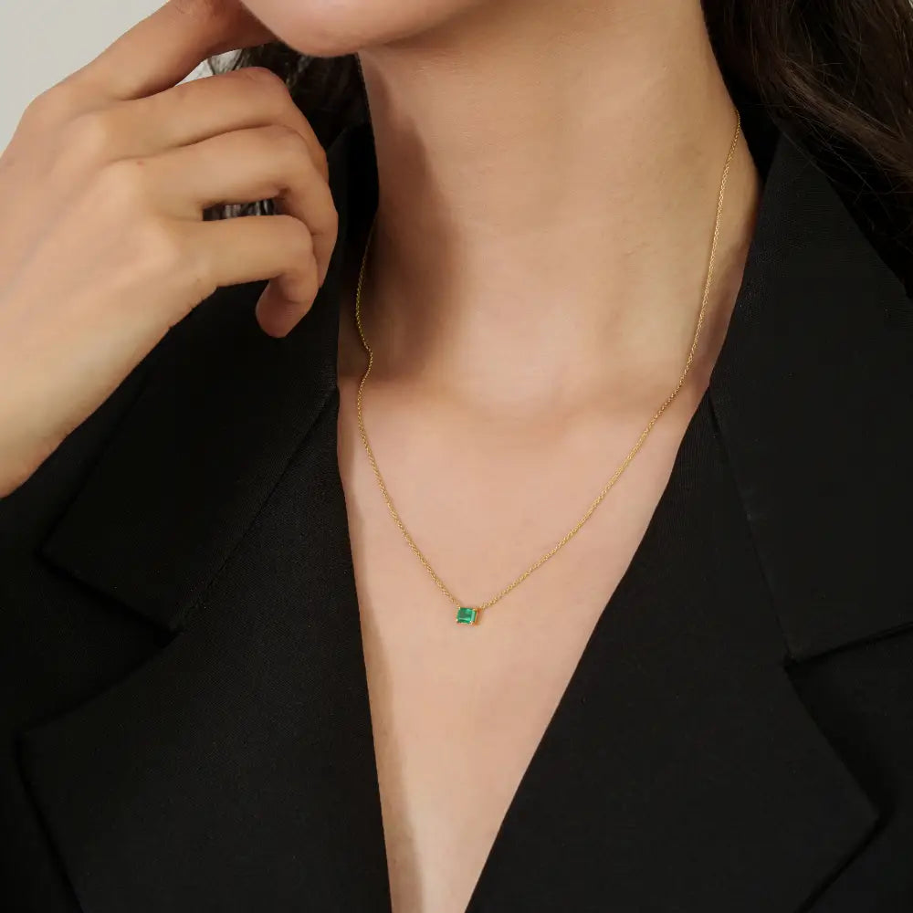 Prong Set Emerald Single Stone Pendant Necklace K18 Yellow Gold Fine Stackable Jewelry