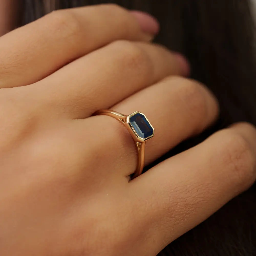 Simple Elegant K14 Yellow Gold Blue Sapphire Single Stone Stackable Ring For Everyday Wear