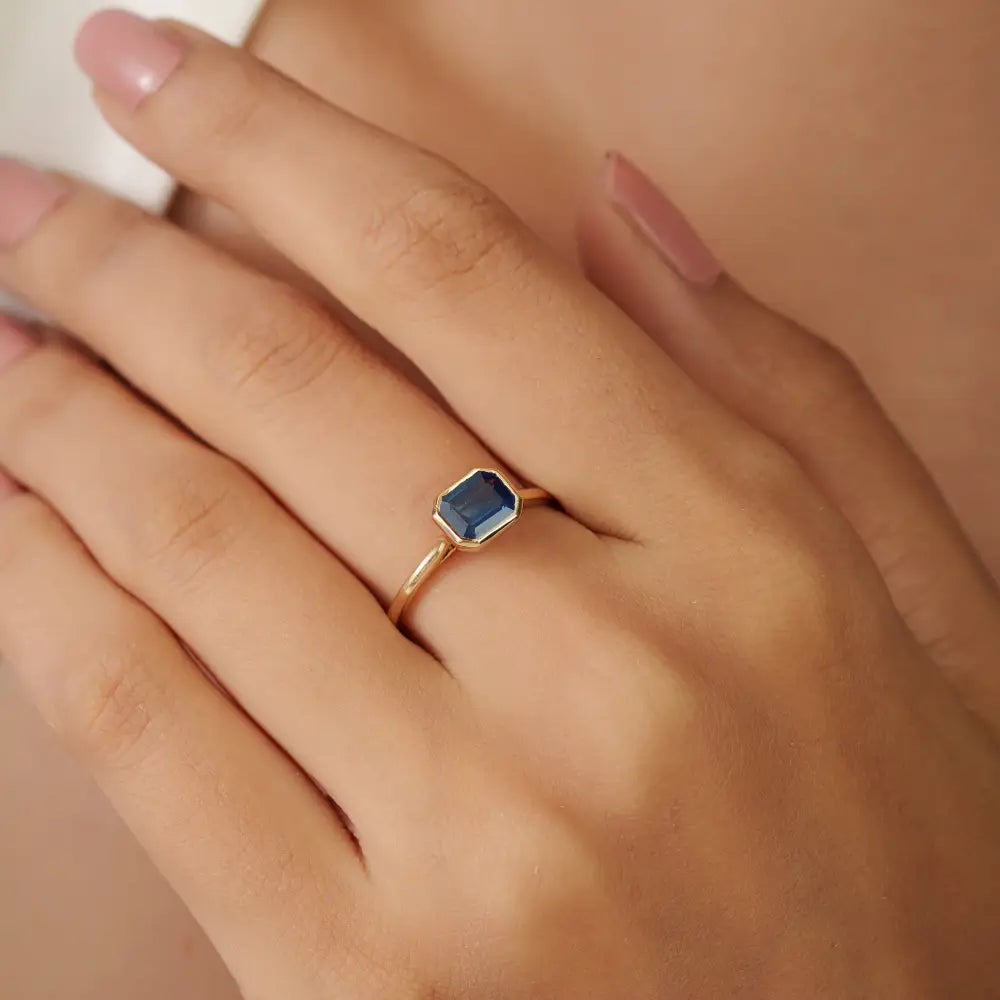 Simple Elegant K14 Yellow Gold Blue Sapphire Single Stone Stackable Ring For Everyday Wear