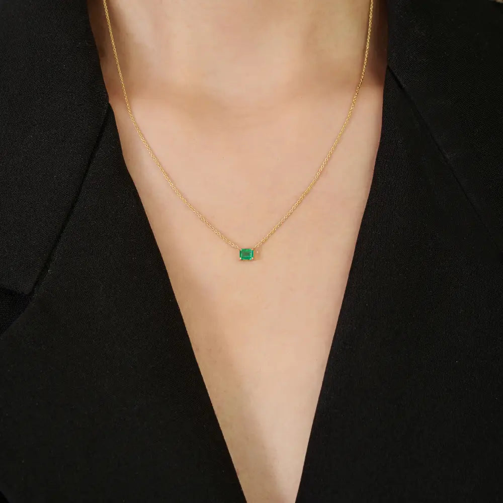 Prong Set Emerald Single Stone Pendant Necklace K18 Yellow Gold Fine Stackable Jewelry
