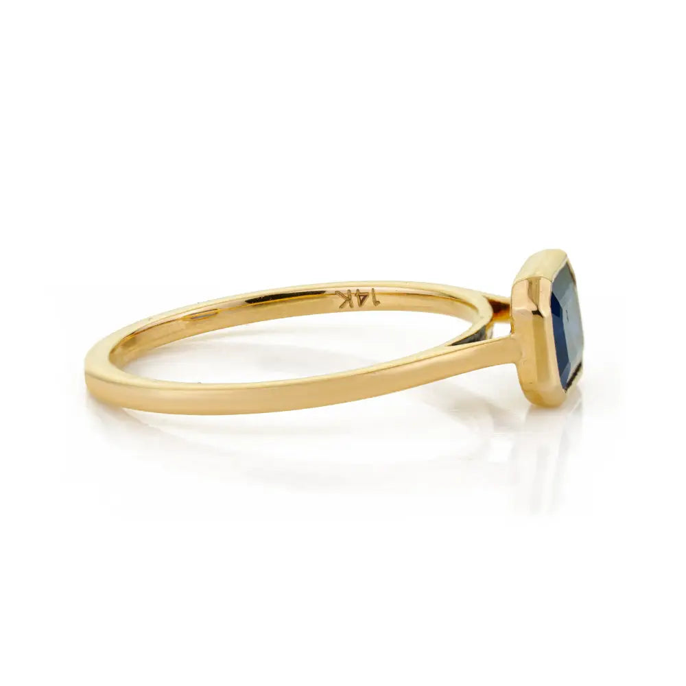 Simple Elegant K14 Yellow Gold Blue Sapphire Single Stone Stackable Ring For Everyday Wear