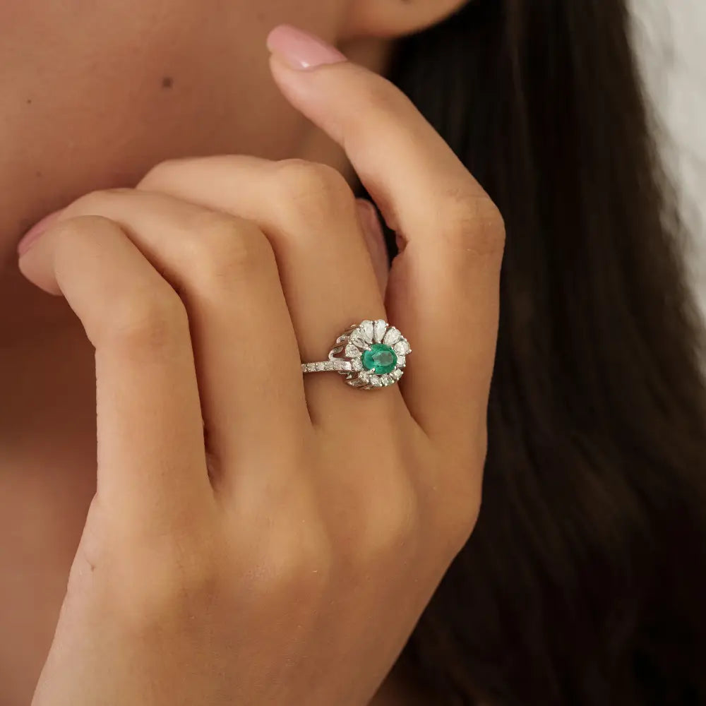 Exclusive Design Emerald & Diamond Statement Ring Engagement Jewelry 18K Solid White Gold