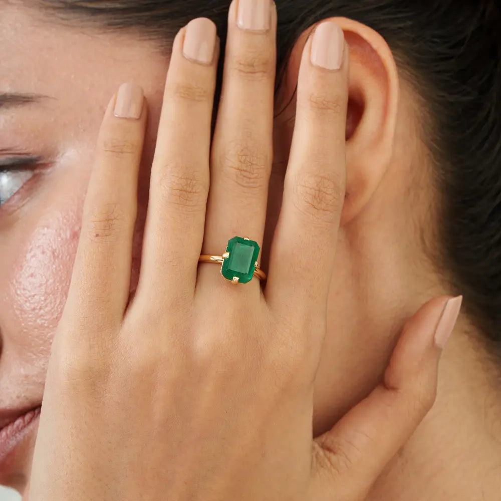 Natural Gemstone Emerald 18K Solid Yellow Gold Single Stone Engagement Ring Manufacturer