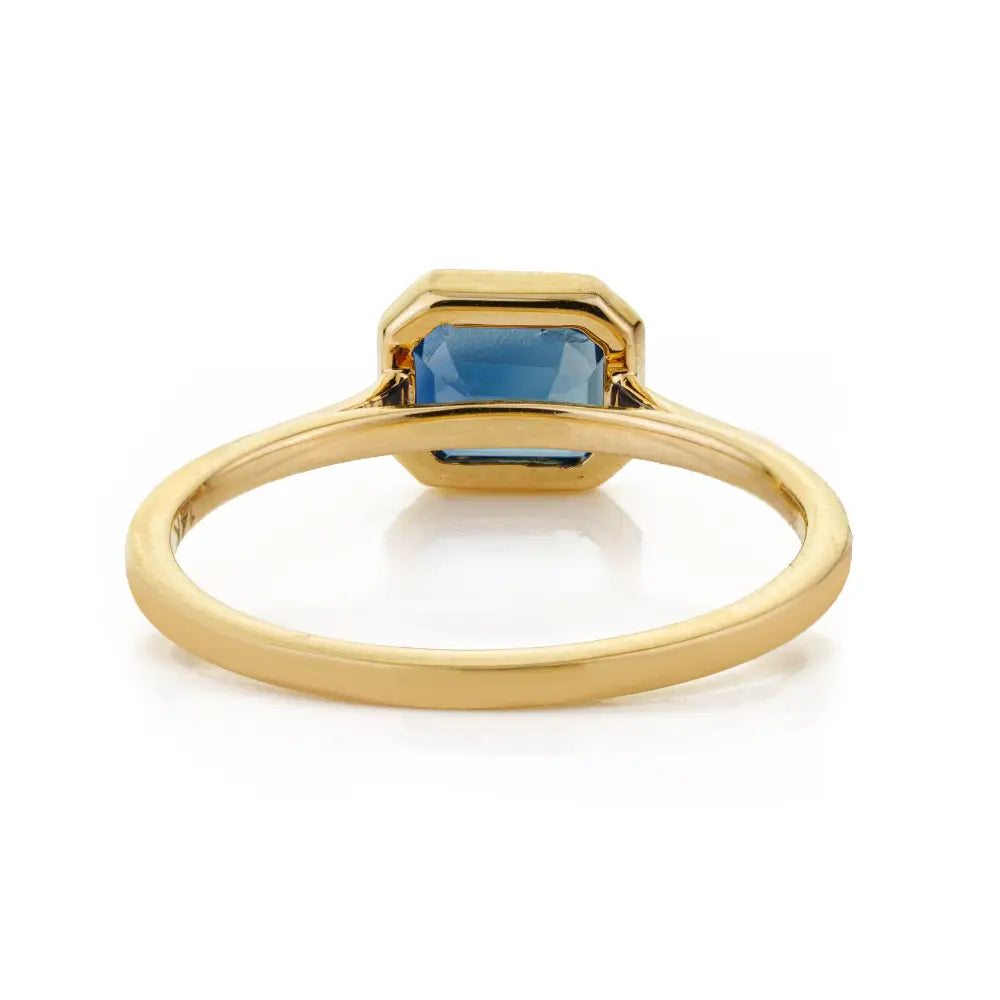 Simple Elegant K14 Yellow Gold Blue Sapphire Single Stone Stackable Ring For Everyday Wear