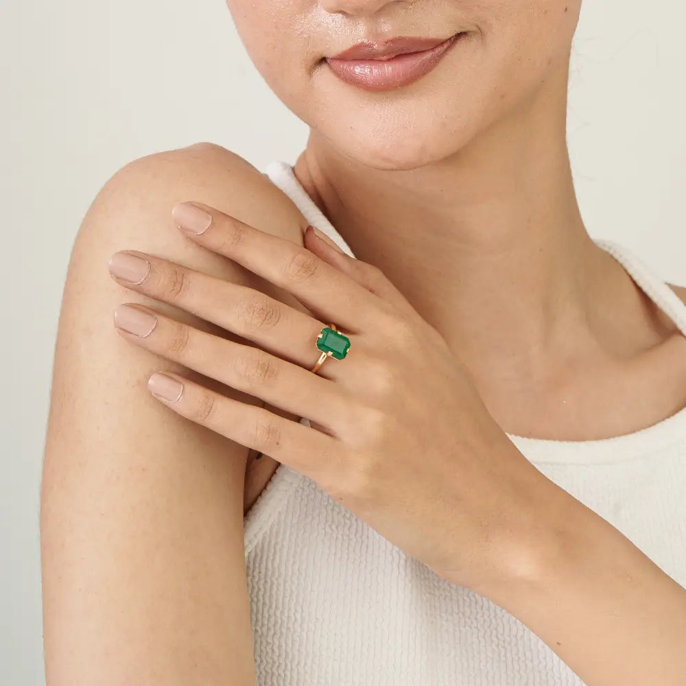 Natural Gemstone Emerald 18K Solid Yellow Gold Single Stone Engagement Ring Manufacturer