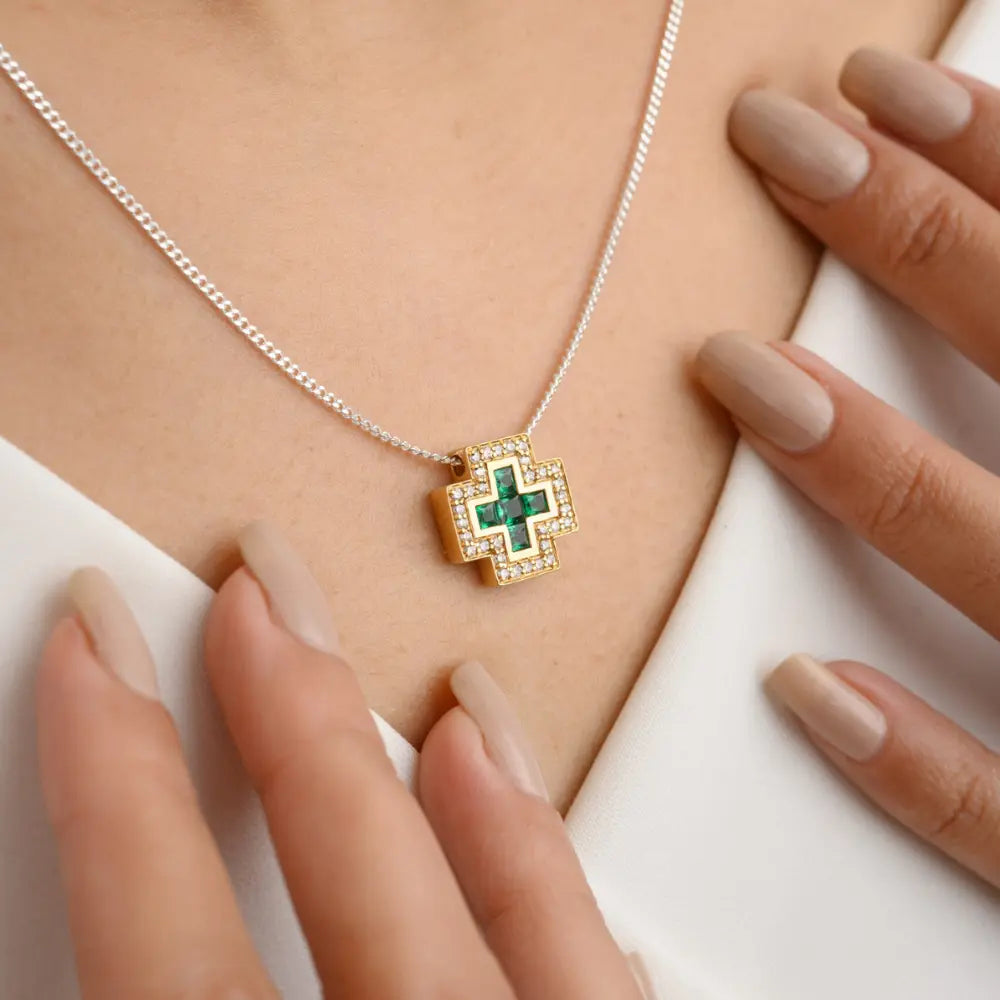 Handcrafted Jewelry 18K Yellow Gold Natural Emerald & Diamond Cross Pendant