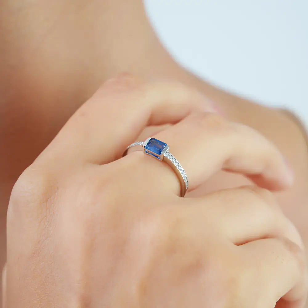 Half Bezel Set Blue Sapphire & Diamond Solid K14 White Gold Stacking Band Ring For Unisex