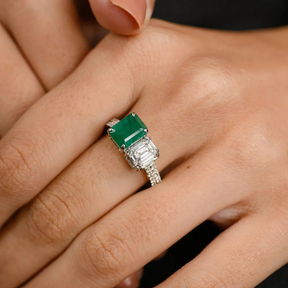 High Quality Natural Emerald & Diamond 18K Solid White Gold Engagement Ring