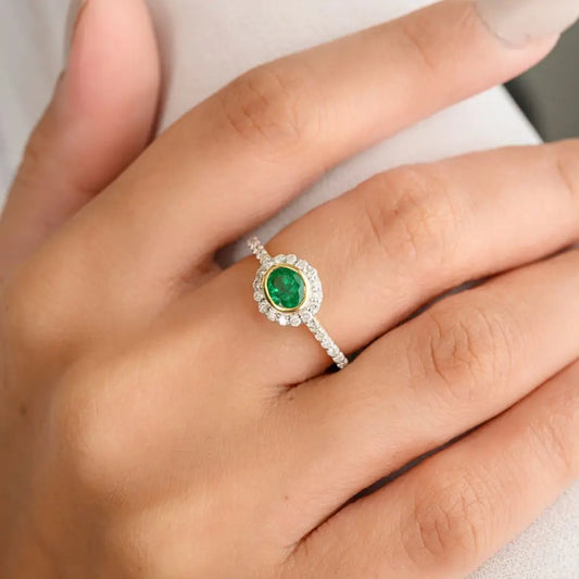 Stunning Emerald & Diamond Engagement Ring with 14k Yellow Gold